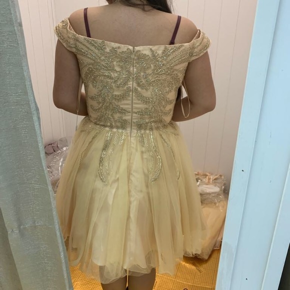 Color: Champaign - Picture 2 of 2